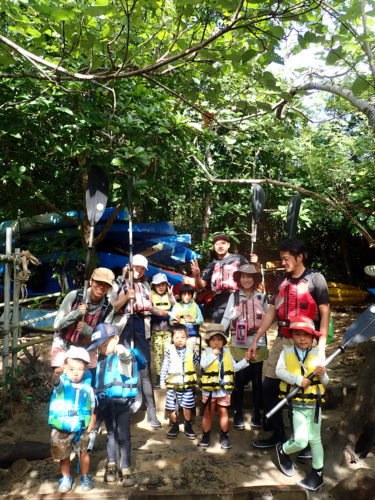 ちびっ子大集合！3家族と行く 西表島 ピナイサーラの滝半日ツアー