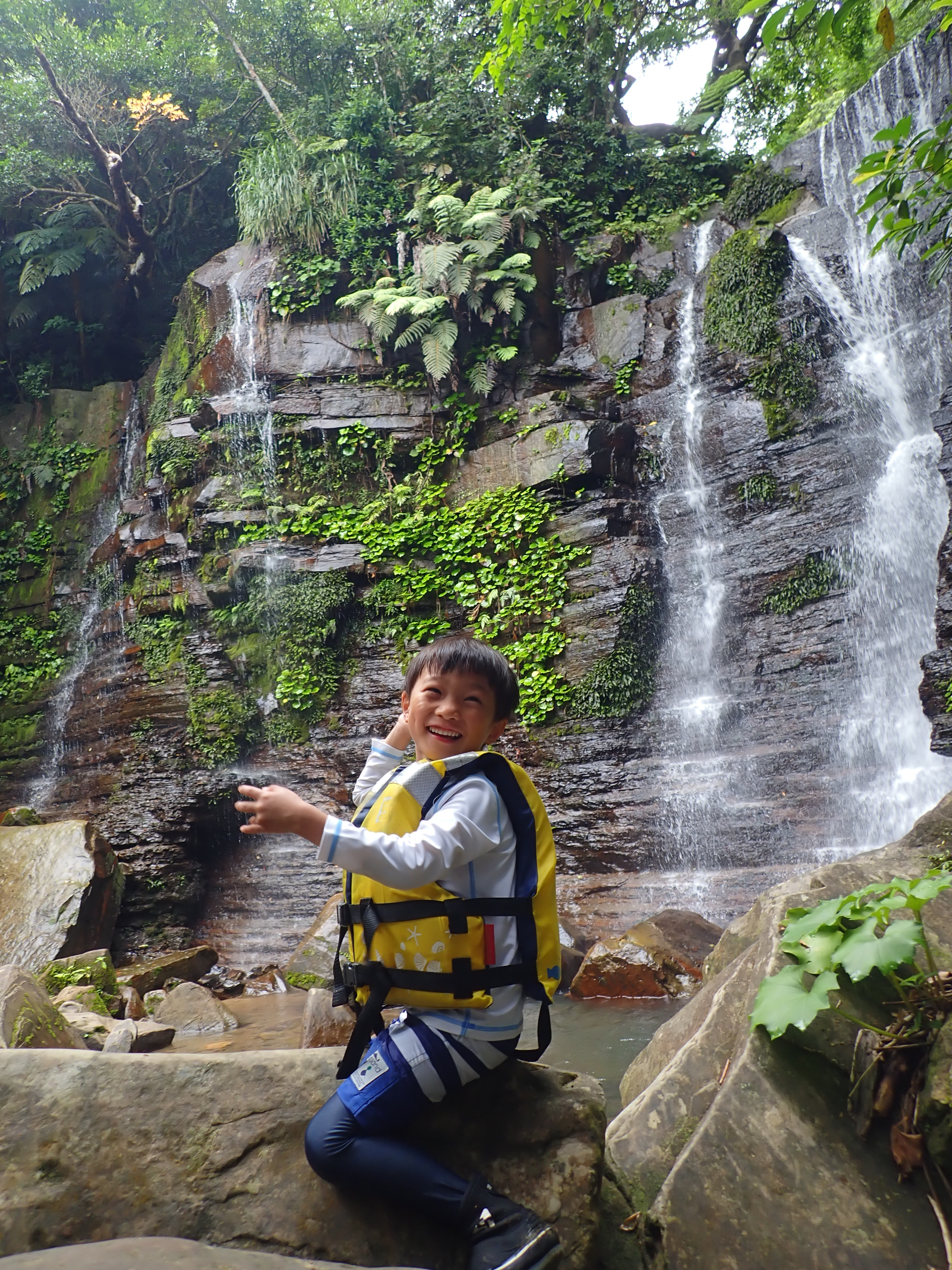 5歳児の大冒険！西表島 ゲータの滝＆鍾乳洞探検ツアー - 西表島カヌー