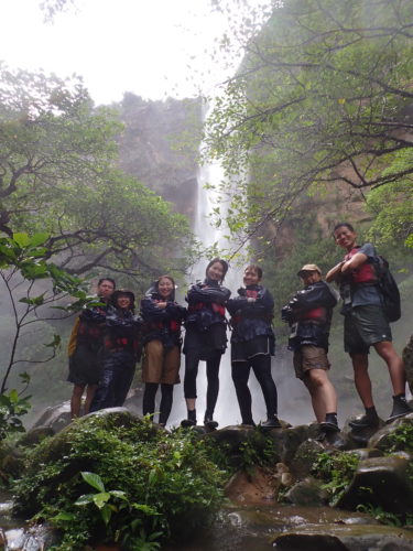 雨上がりの大瀑布！西表島 ピナイサーラの滝カヌー＆由布島ツアー