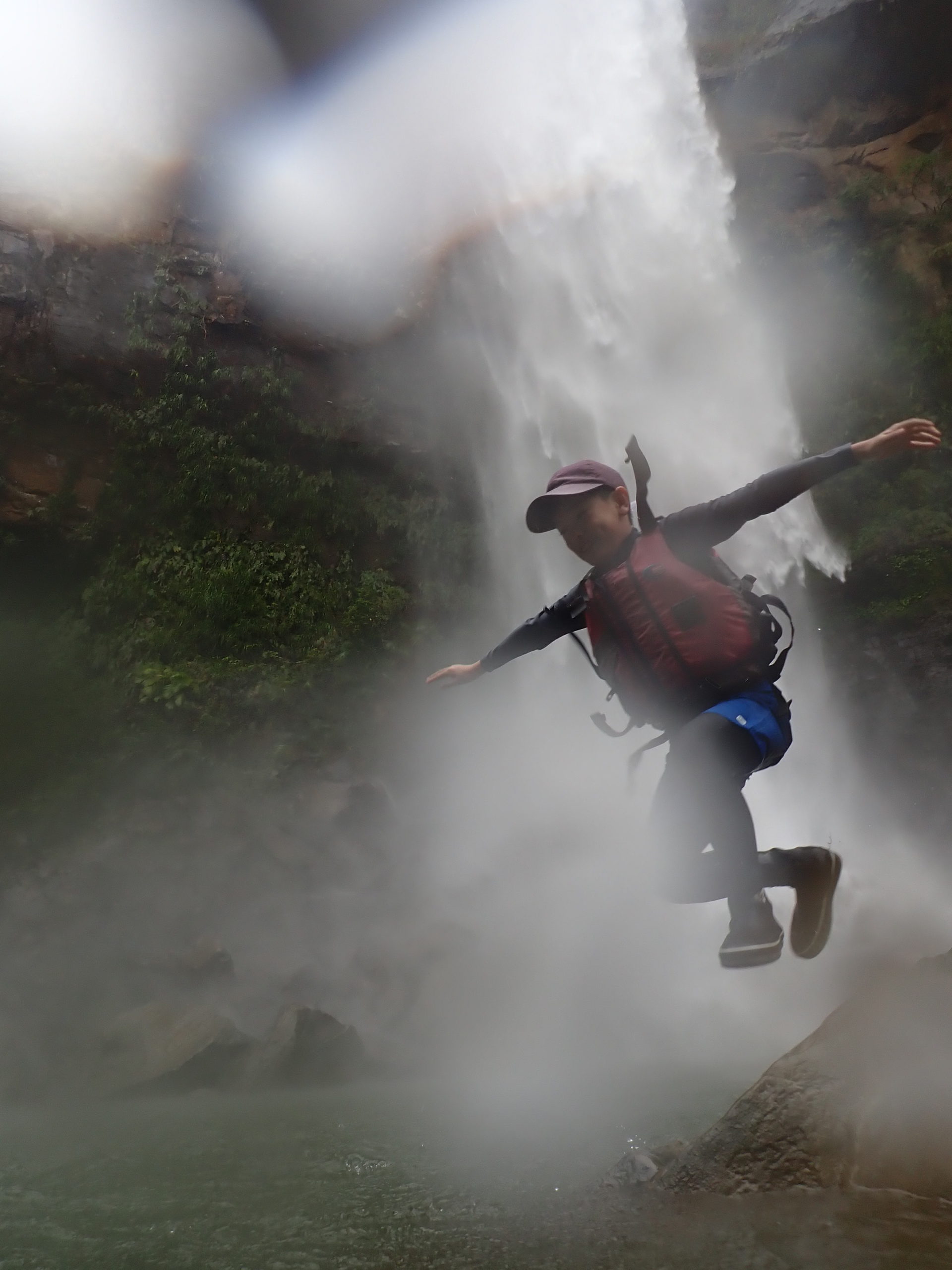 大雨続きの西表島  連日大瀑布ピナイサーラの滝カヌーツアー